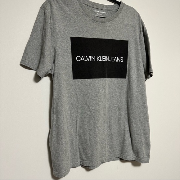 Calvin Klein Men’s Grey XL Box Logo Style Grey and Black Crewneck T-Shirt - Picture 3 of 6